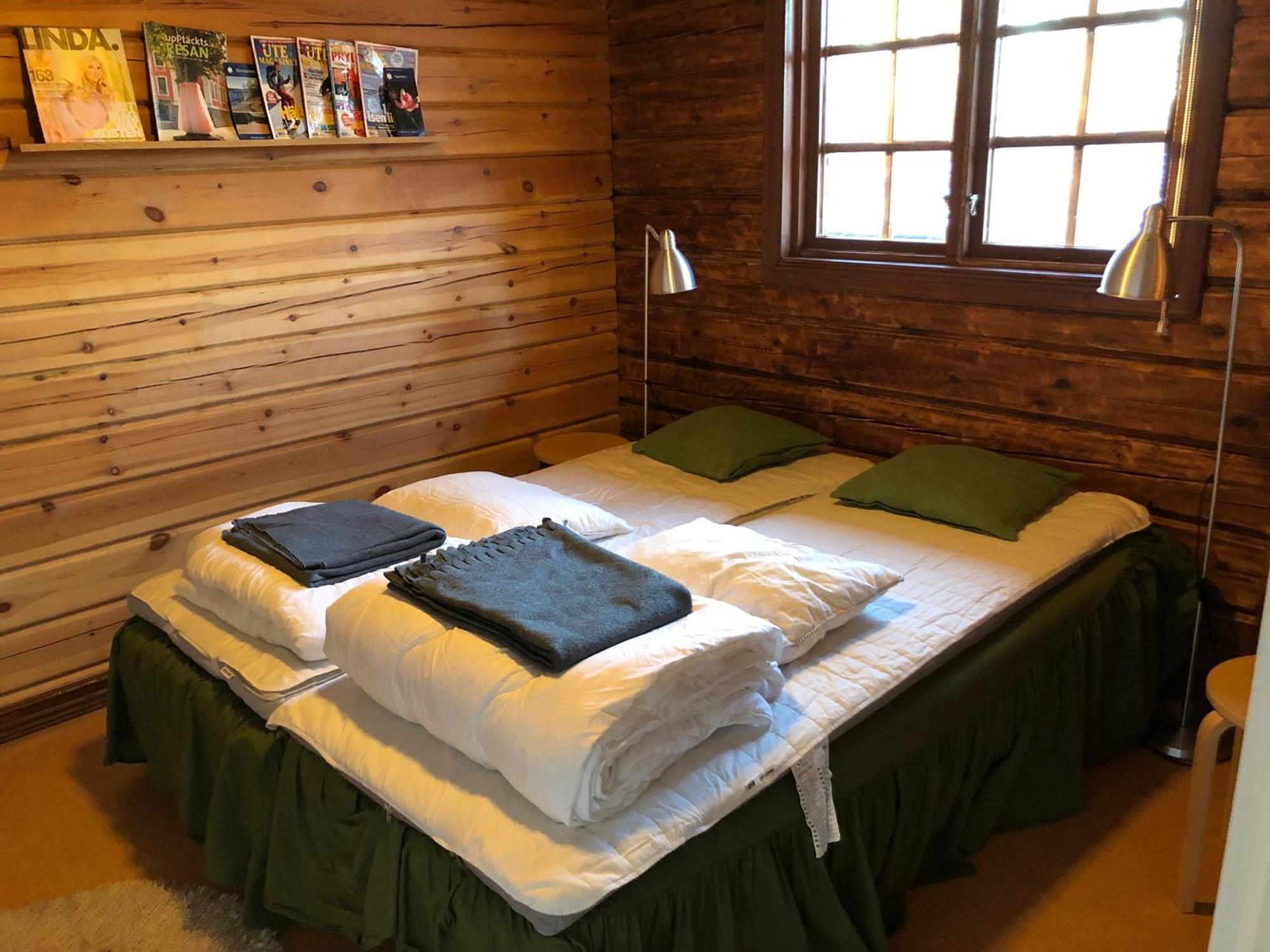 Oesjoenaes Hotel Tived Екстериор снимка