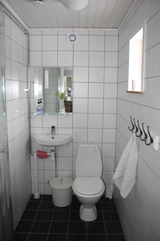Oesjoenaes Hotel Tived Стая снимка