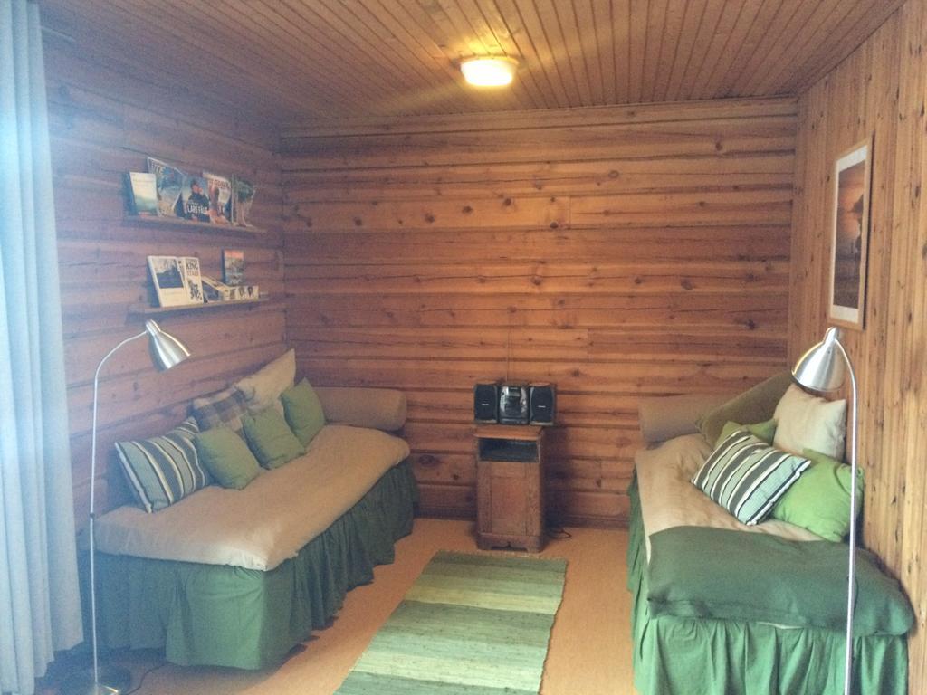Oesjoenaes Hotel Tived Екстериор снимка
