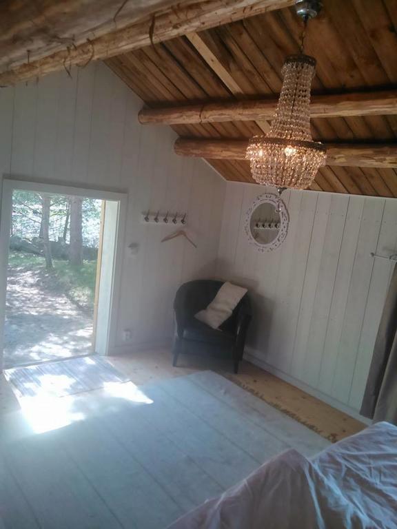 Oesjoenaes Hotel Tived Екстериор снимка