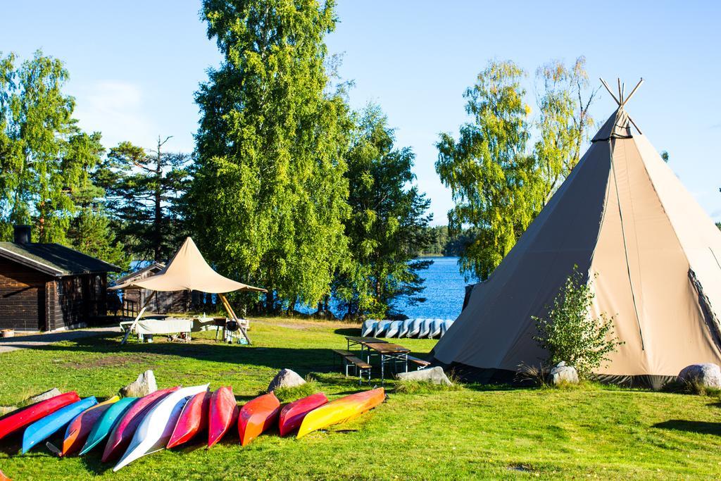 Oesjoenaes Hotel Tived Екстериор снимка